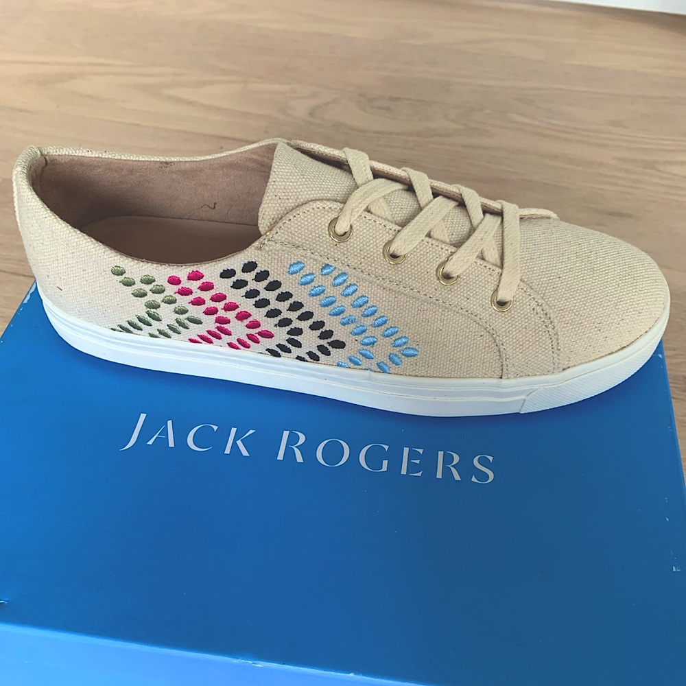 NWT Jack Rogers Luna Embroidered Sneaker - size 9